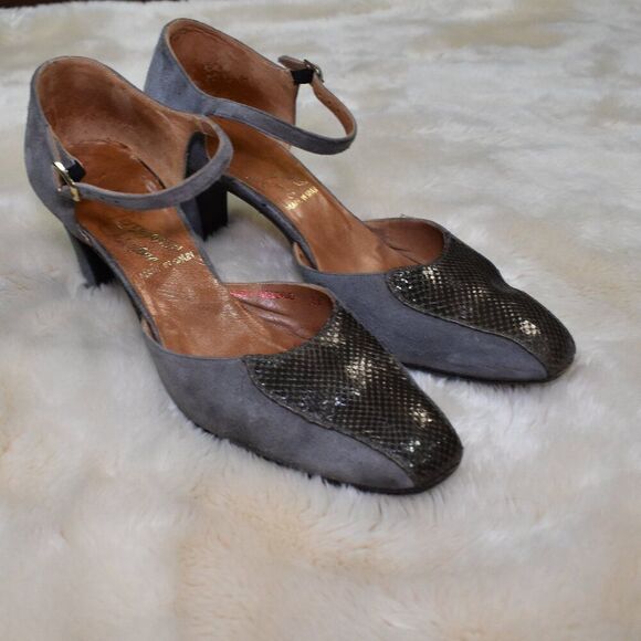 Salvatore Ferragamo VTG Gray Suede Leather Heels Sz 8.5 Block Ankle Strap - Picture 11 of 14